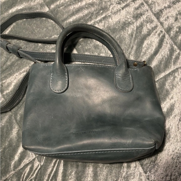 Portland leather good raindrop crossbody in Aqua - Picture 4 of 6
